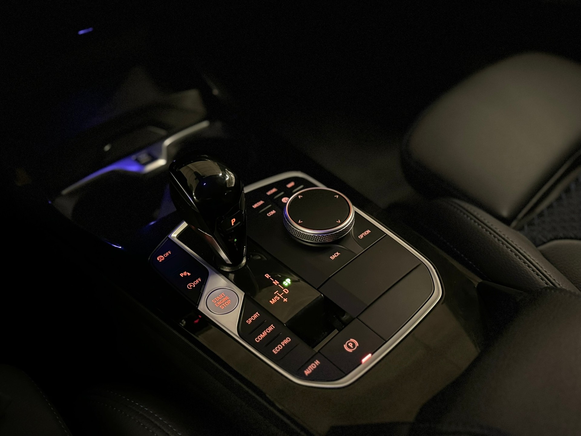 BMW 120d xDrive Steptronic Pure M Sport-image-13