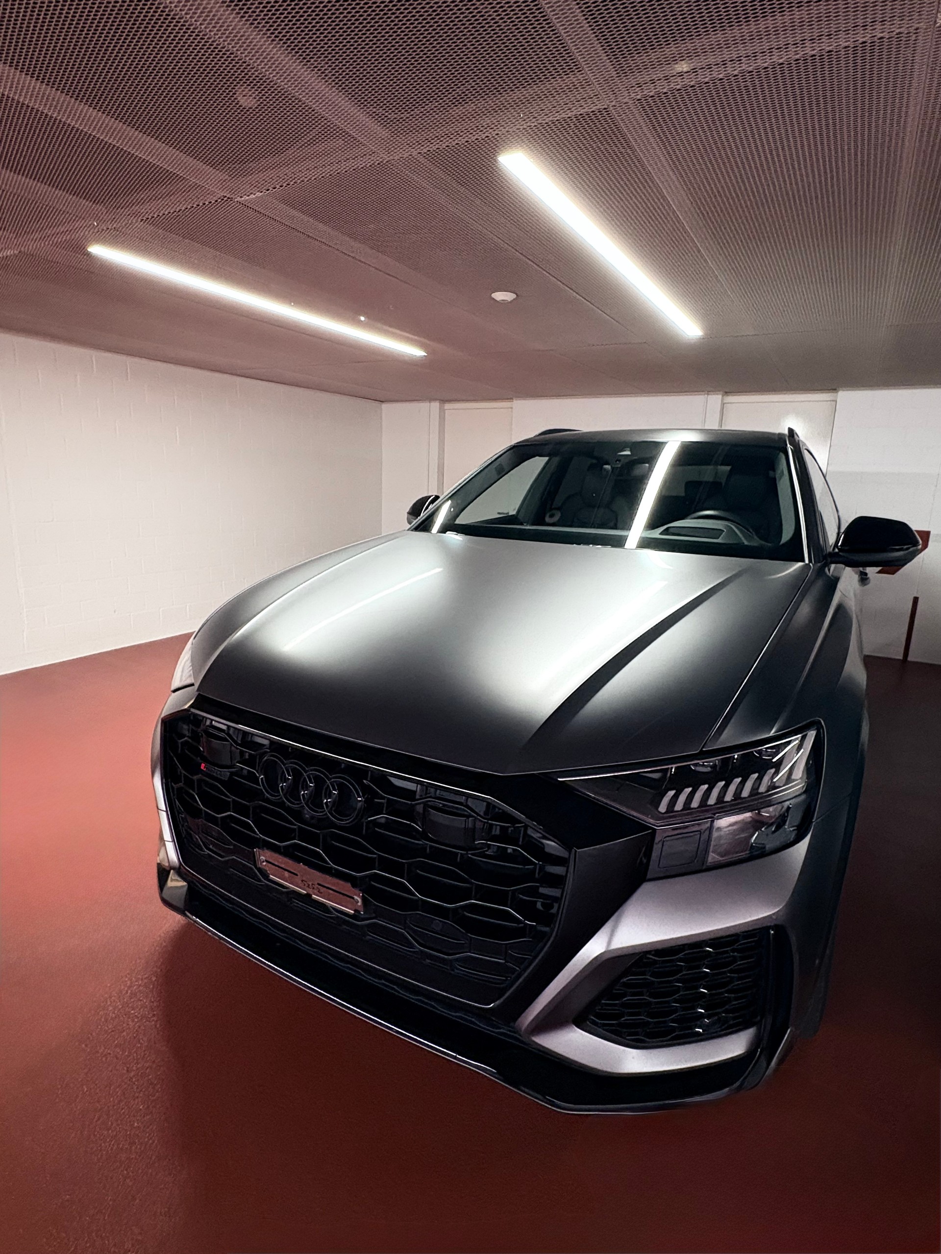 AUDI RSQ8