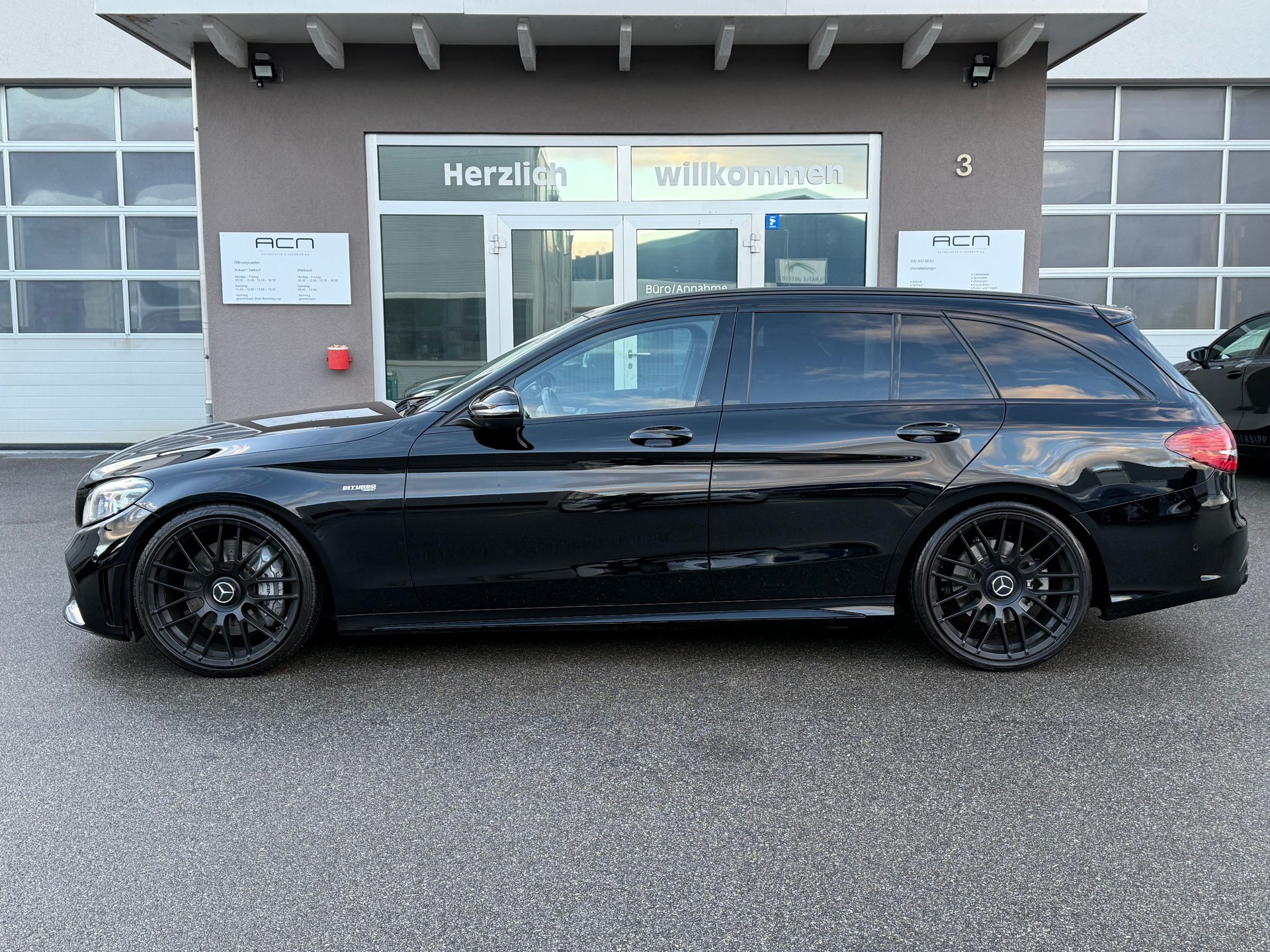 MERCEDES-BENZ C 43 AMG 4Matic 9G-Tronic-showroom-element-3