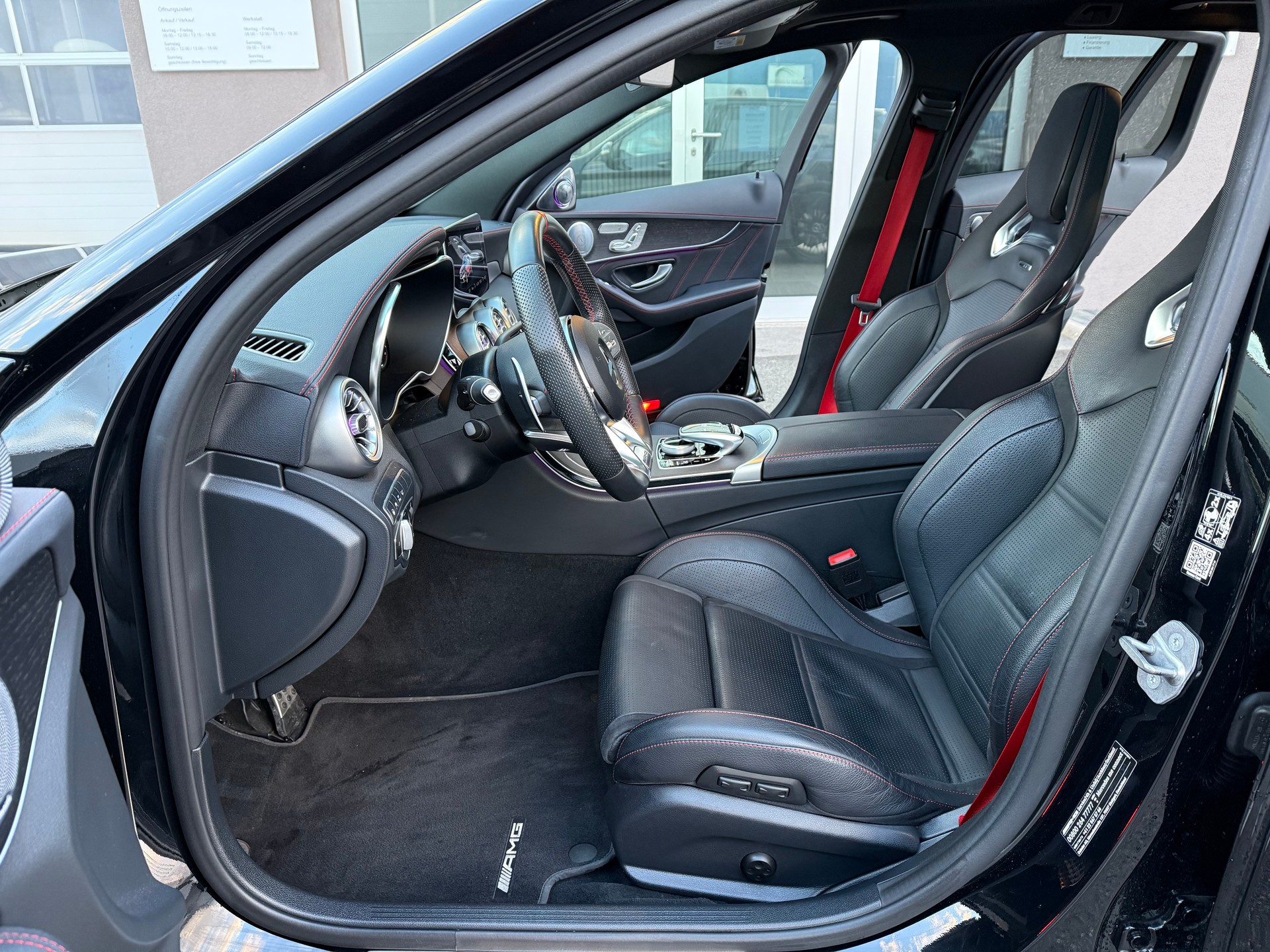 MERCEDES-BENZ C 43 AMG 4Matic 9G-Tronic-image-8