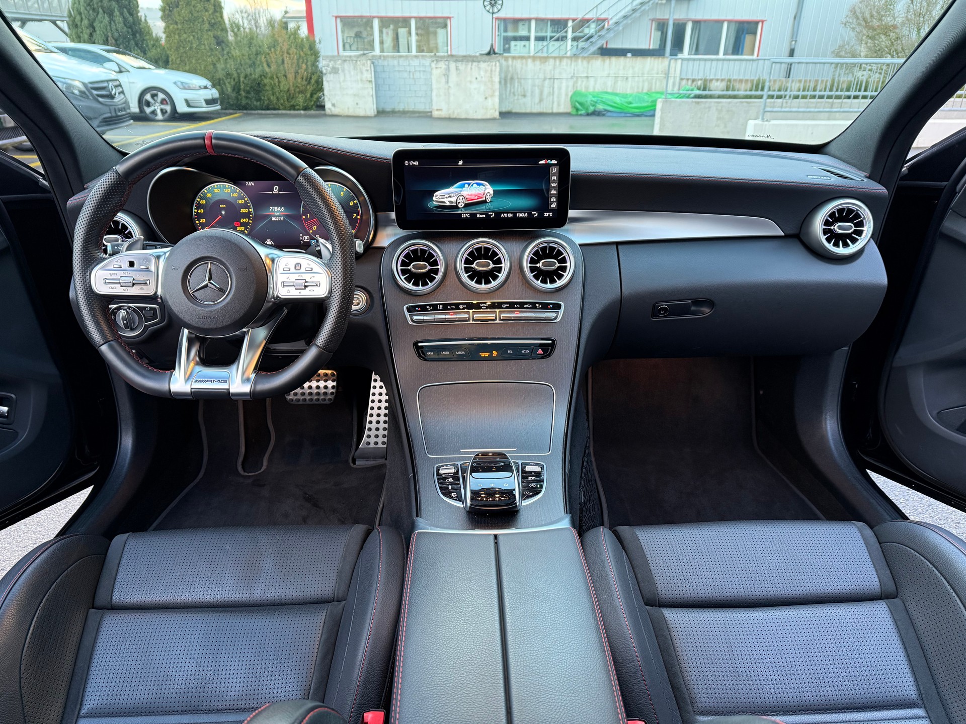MERCEDES-BENZ C 43 AMG 4Matic 9G-Tronic-image-12