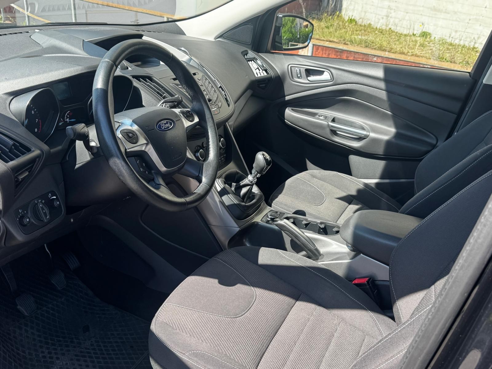 FORD Kuga 1.5 SCTi Carving 2WD-image-6