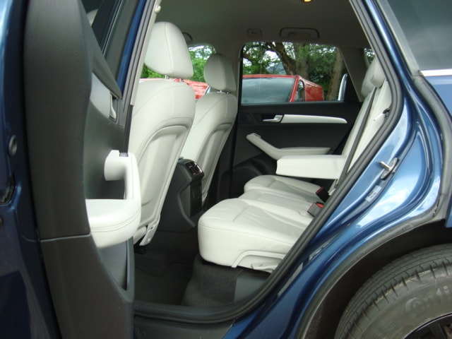 AUDI Q5 2.0 TDI quattro-image-9