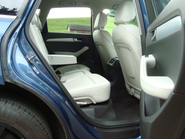 AUDI Q5 2.0 TDI quattro-image-8