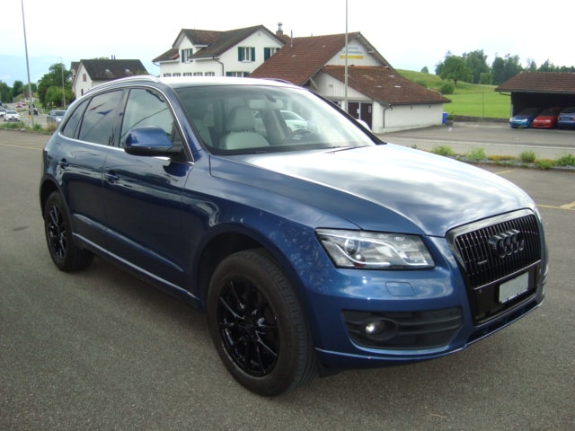 AUDI Q5 2.0 TDI quattro-image-2