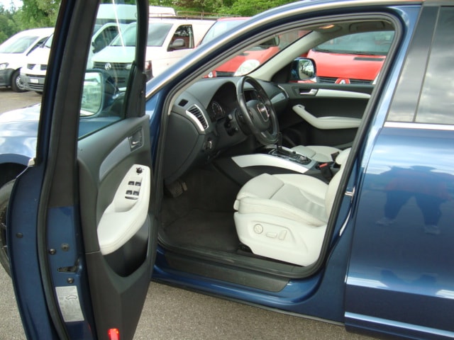 AUDI Q5 2.0 TDI quattro-image-6