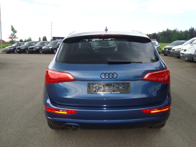 AUDI Q5 2.0 TDI quattro-image-3