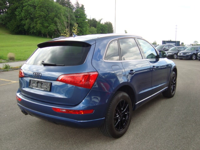 AUDI Q5 2.0 TDI quattro-image-4
