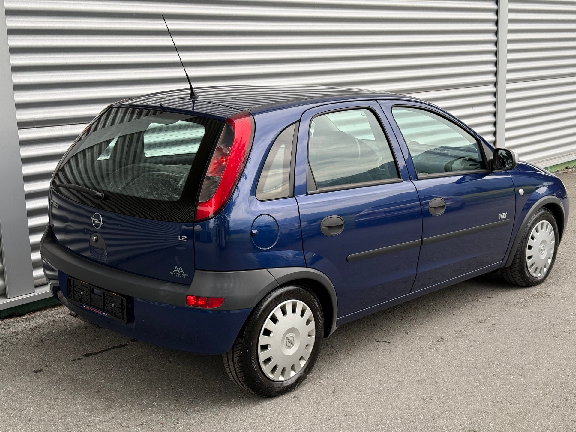 OPEL Corsa 1.2 16V Young-image-5