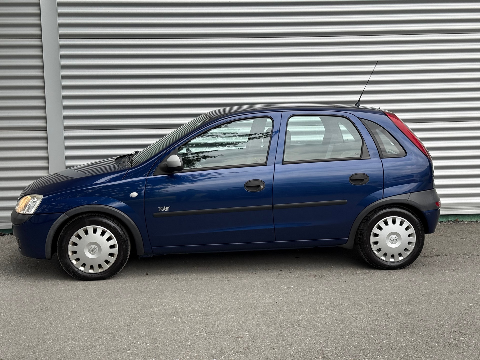 OPEL Corsa 1.2 16V Young-image-1