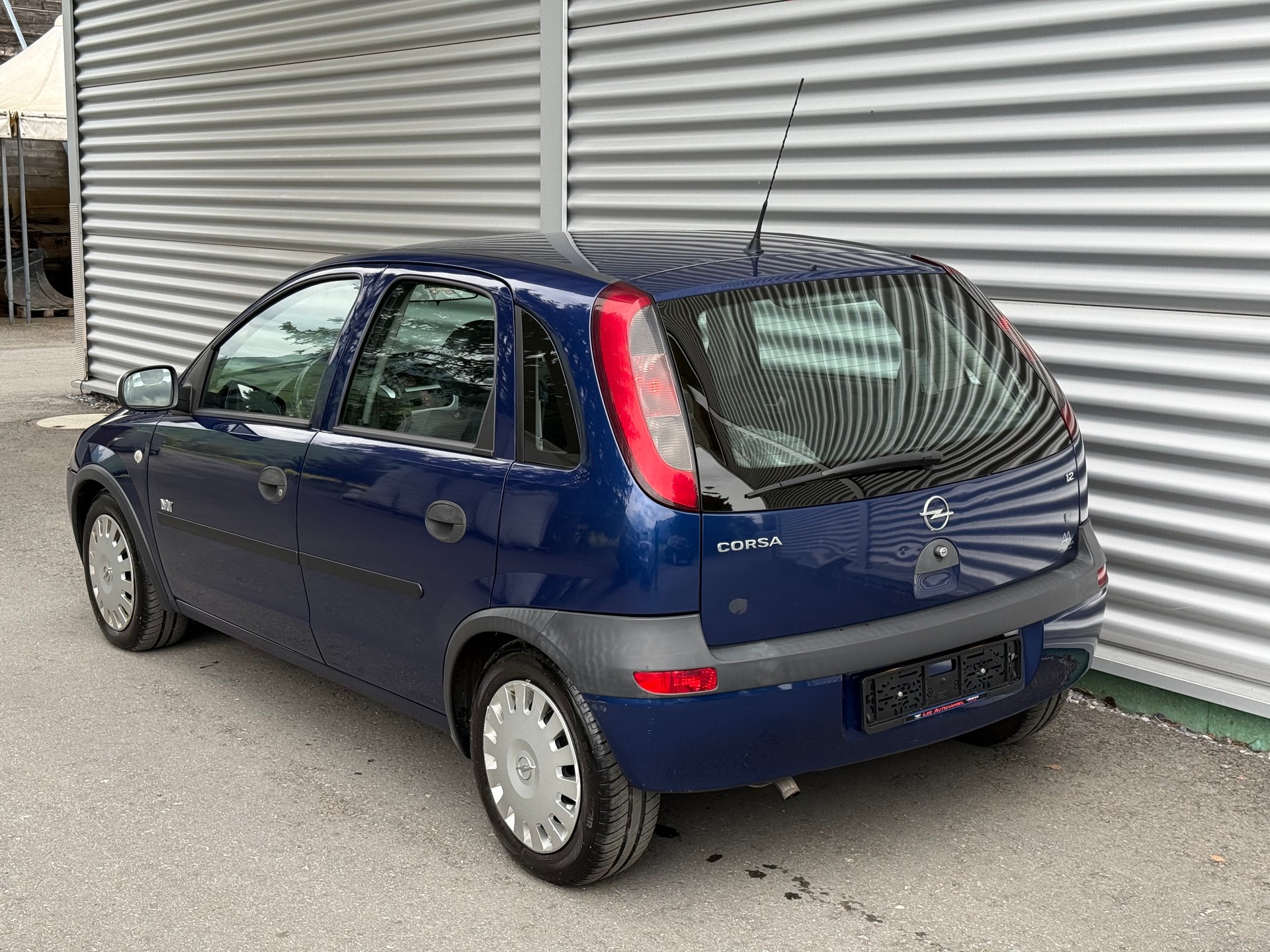 OPEL Corsa 1.2 16V Young-image-2
