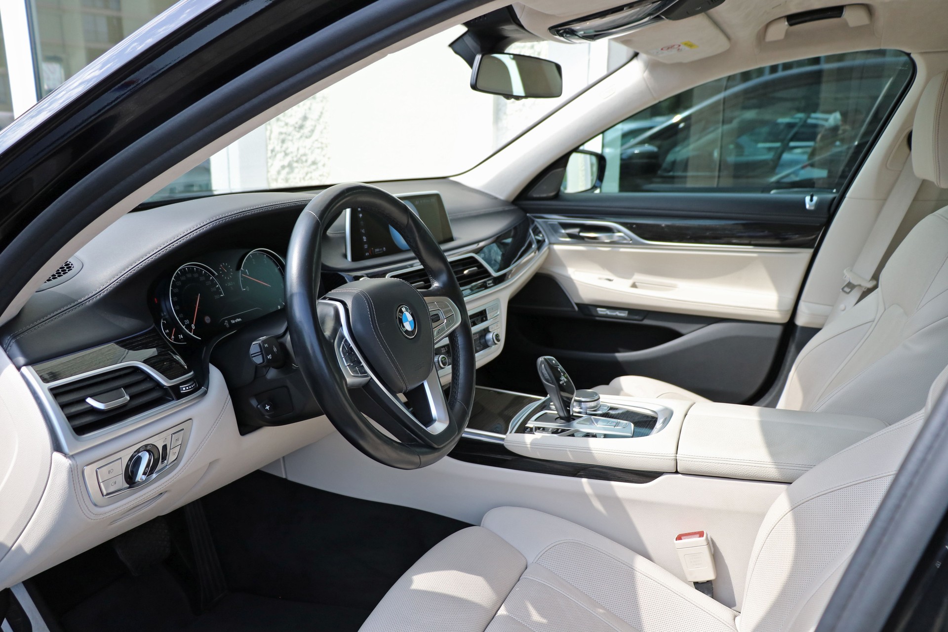BMW 740d xDrive Steptronic-image-7