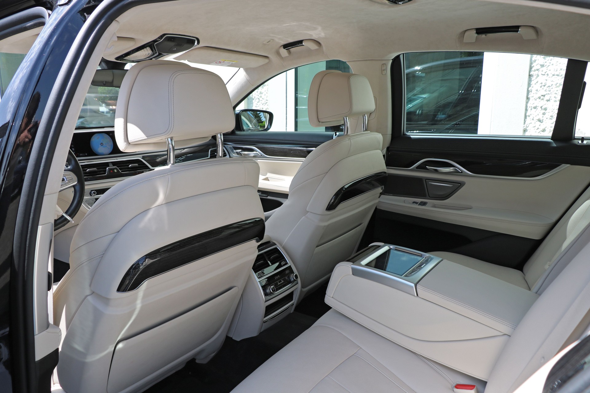 BMW 740d xDrive Steptronic-image-11