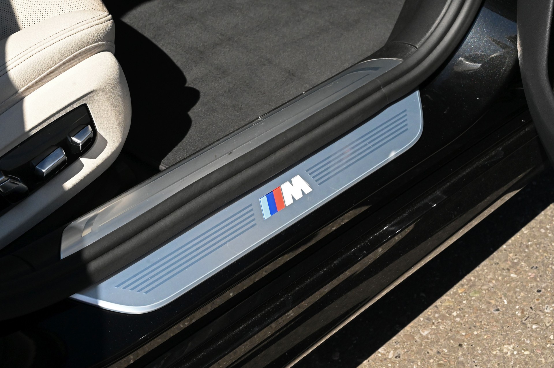 BMW 740d xDrive Steptronic-image-24