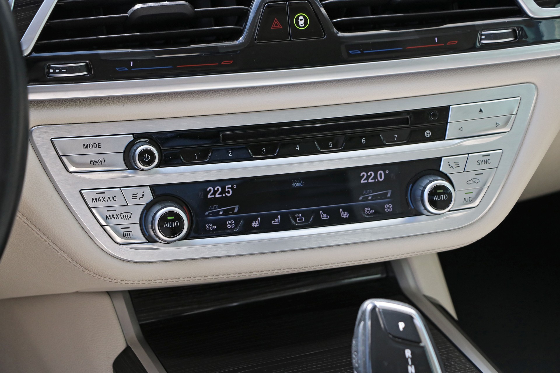 BMW 740d xDrive Steptronic-image-19