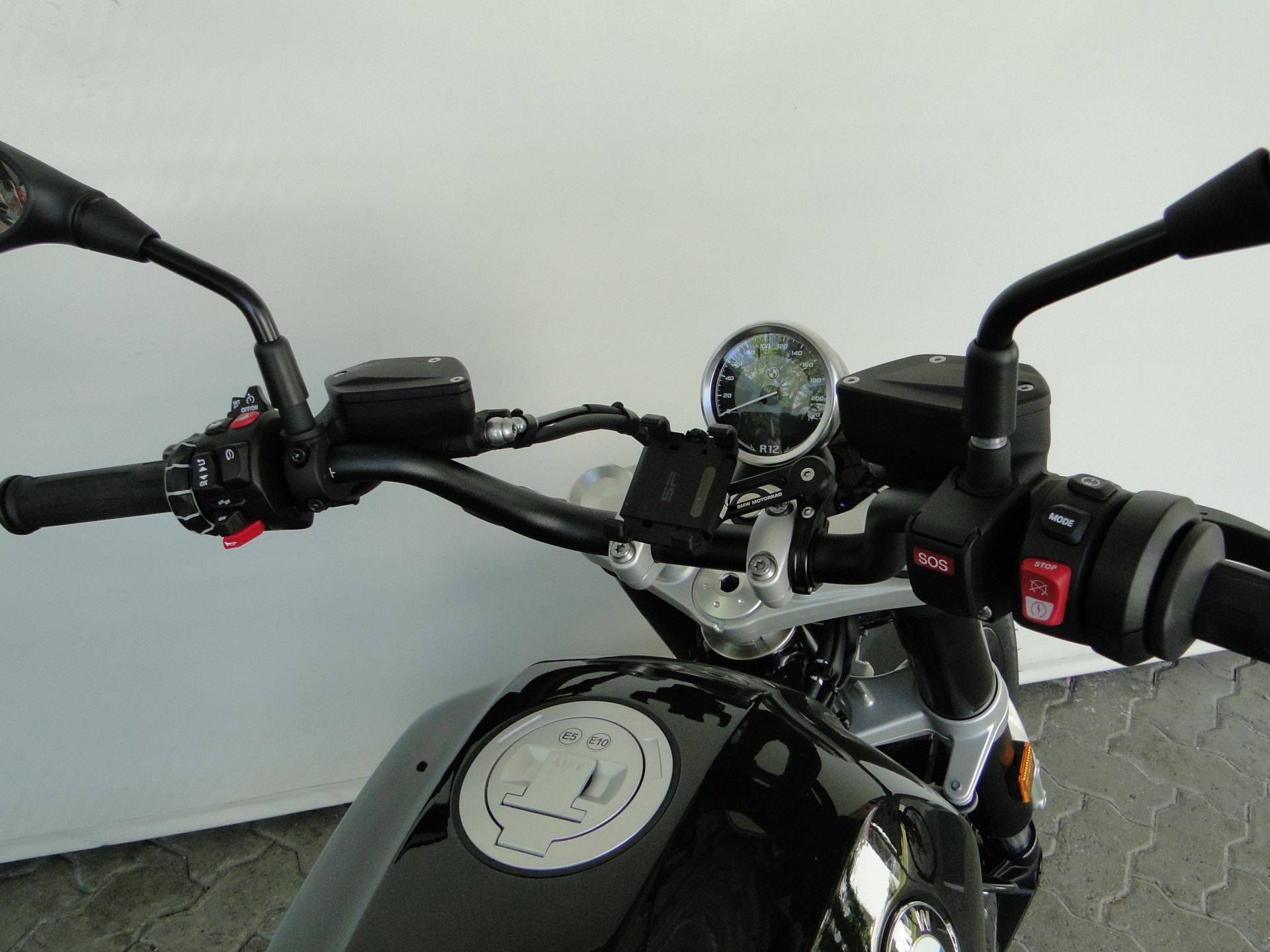 BMW R 12-image-4
