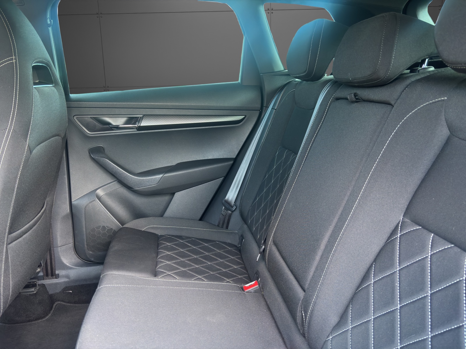 SKODA Karoq 2.0 TSI SportLine 4x4 DSG-image-11