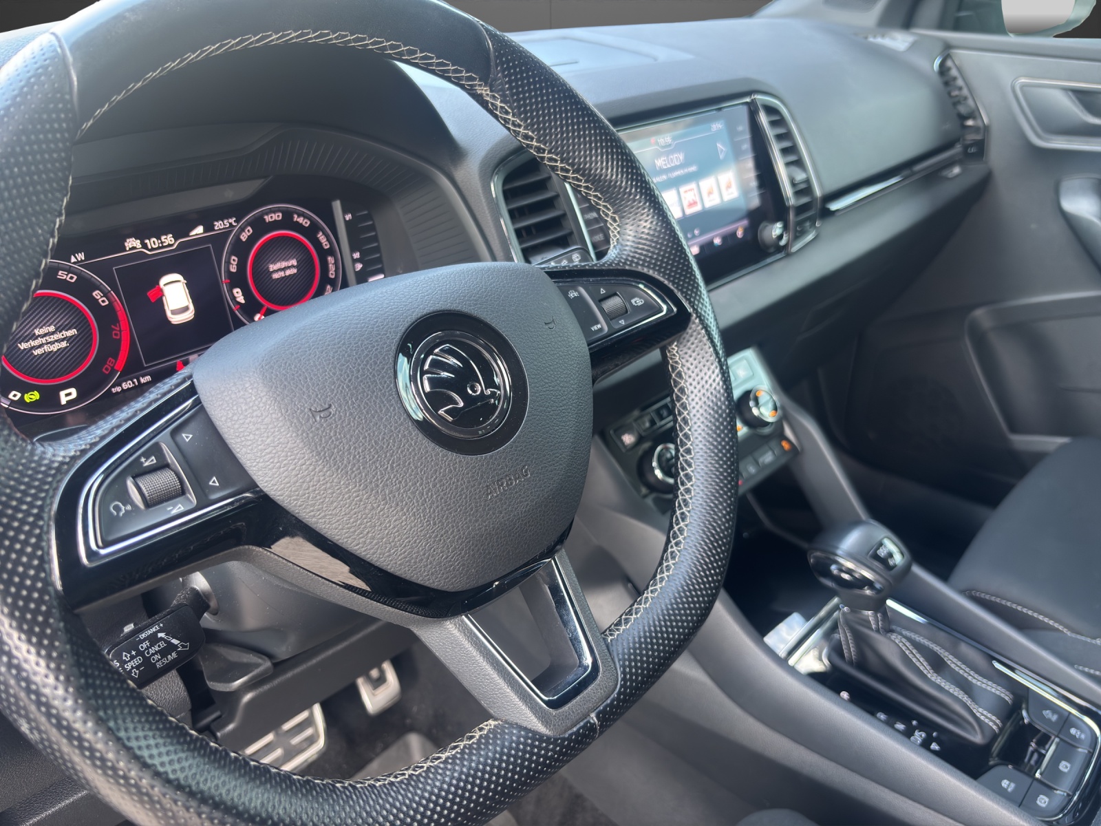 SKODA Karoq 2.0 TSI SportLine 4x4 DSG-image-4