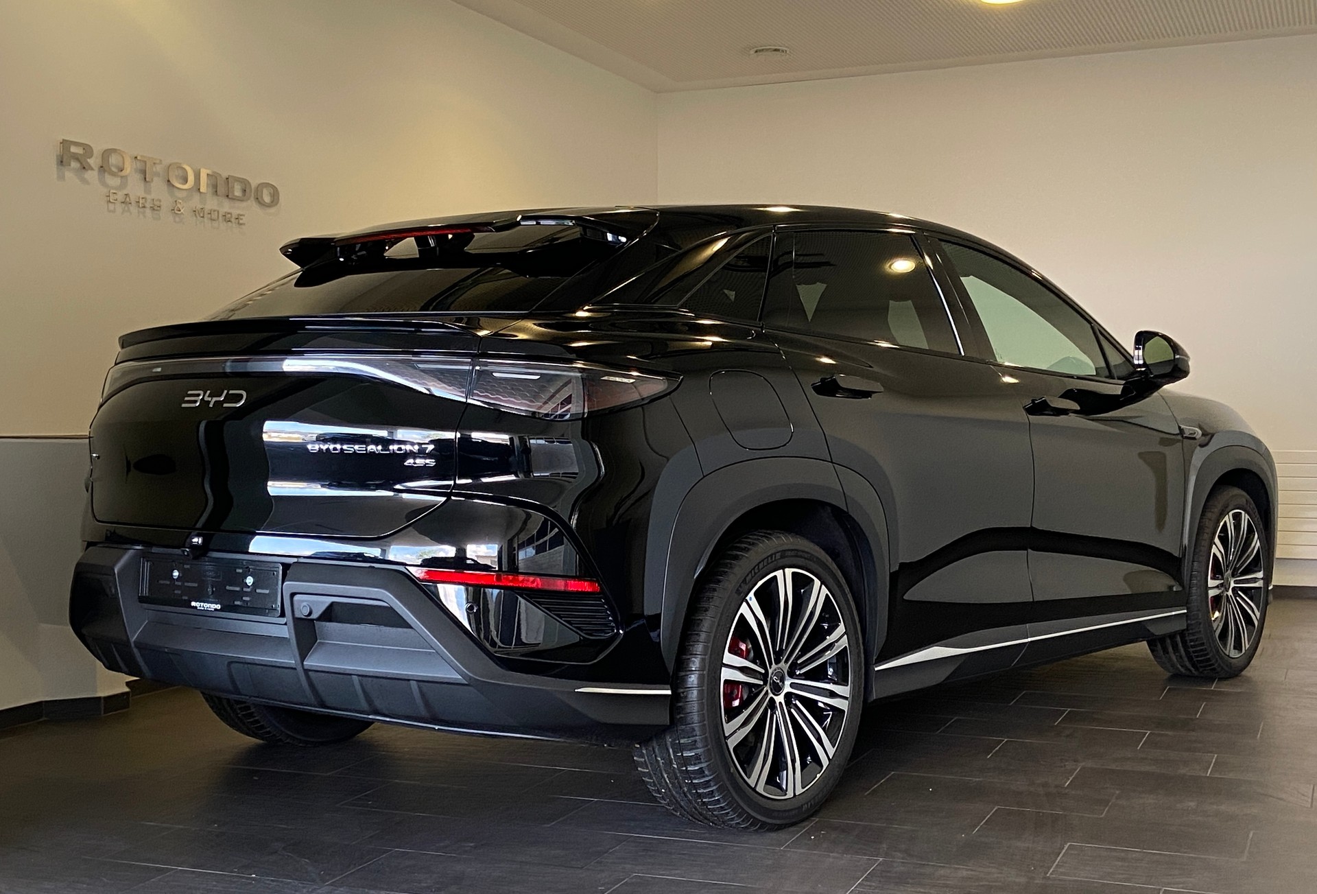 BYD Sealion 7 91,3 kWh Excellence AWD-showroom-element-1