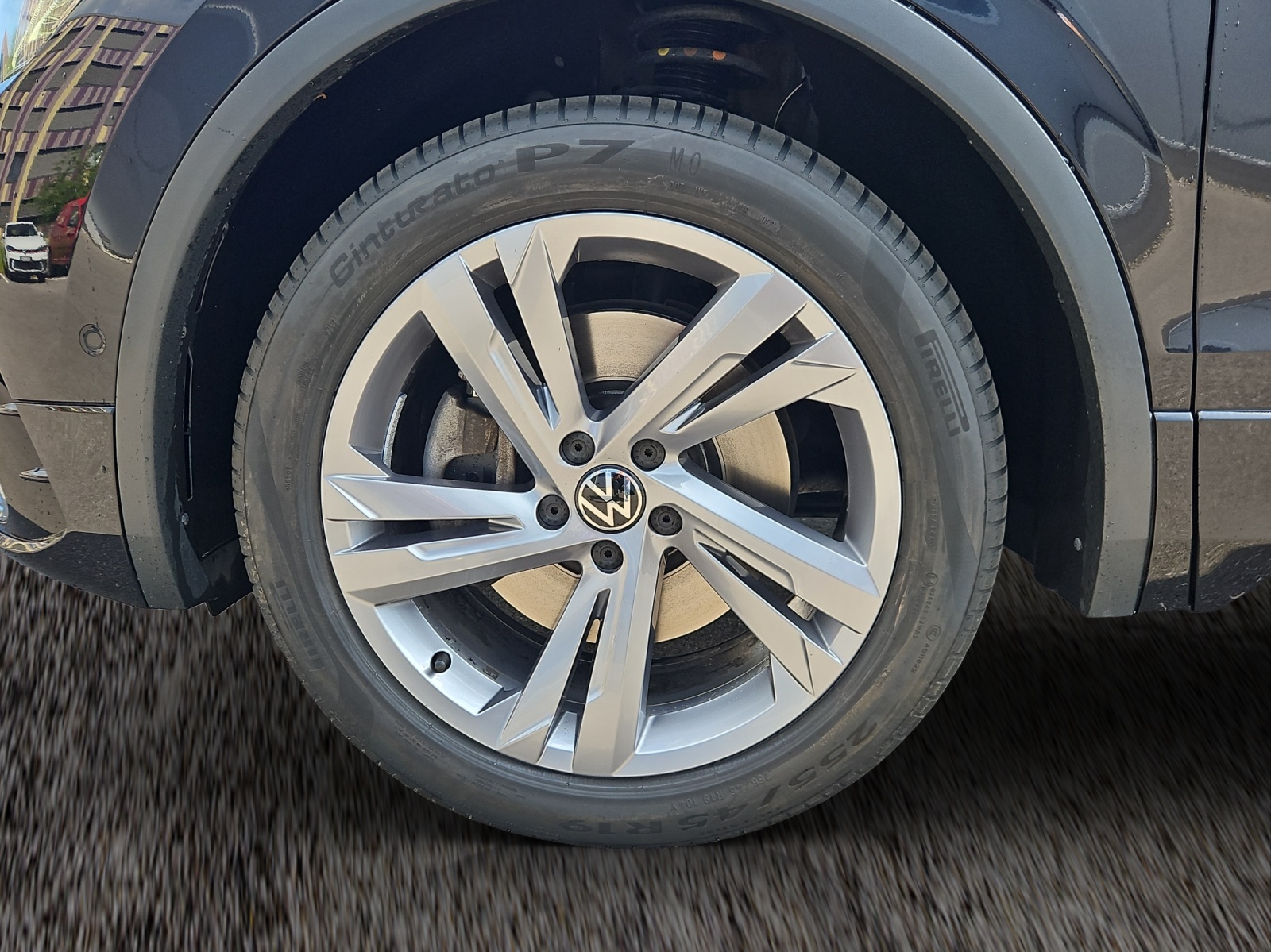 VW Tiguan 2.0 TDI SCR R-Line 4Motion DSG-image-3