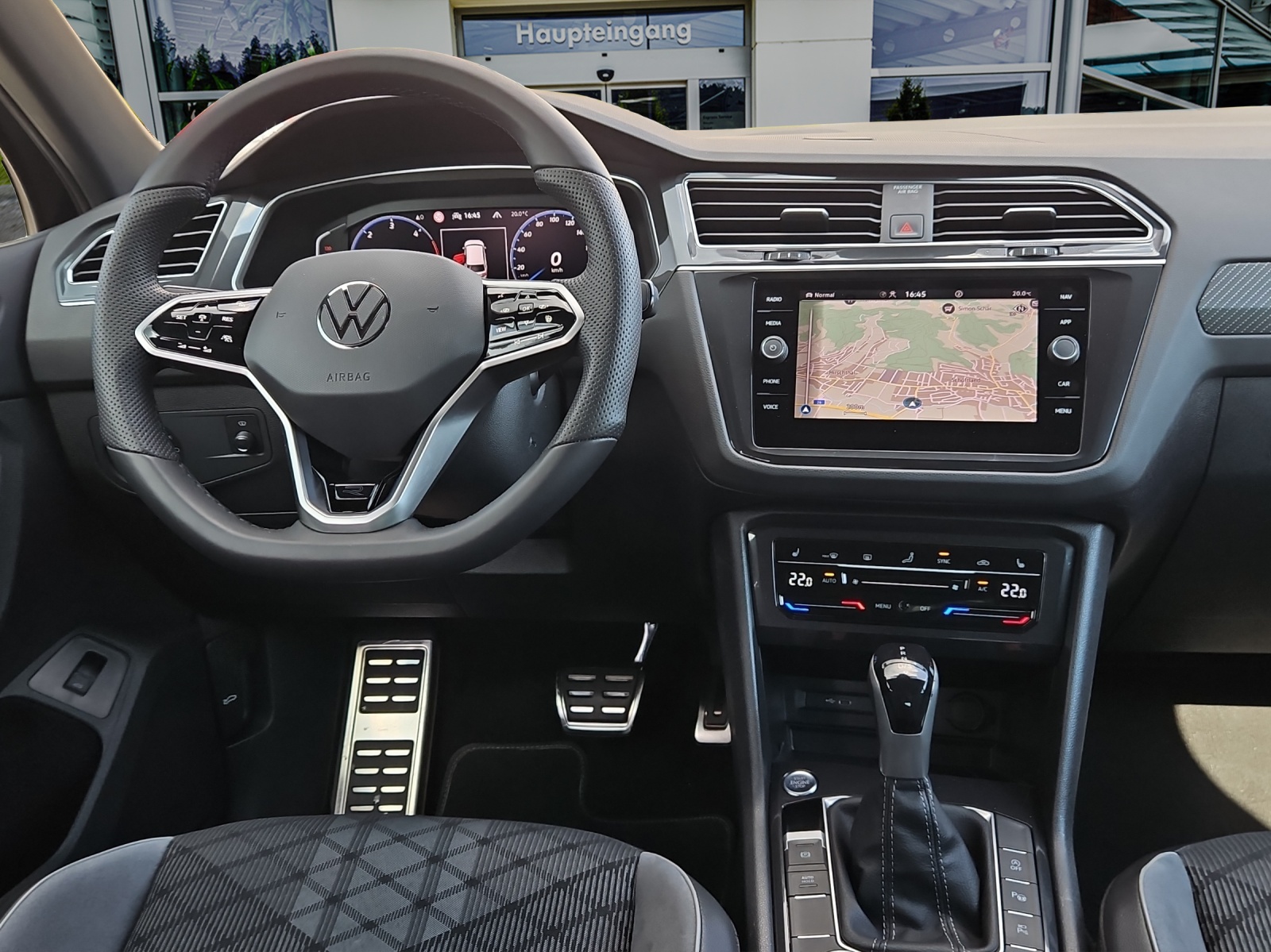 VW Tiguan 2.0 TDI SCR R-Line 4Motion DSG-image-12
