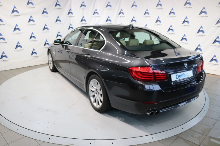 BMW 528i xDrive Steptronic-image-18