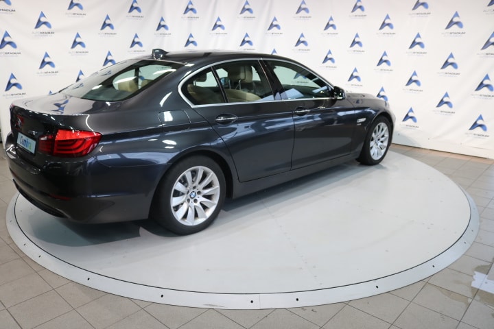 BMW 528i xDrive Steptronic-image-23