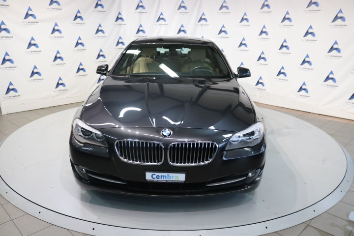 BMW 528i xDrive Steptronic-image-8