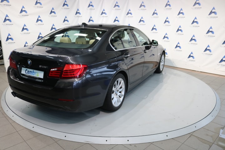 BMW 528i xDrive Steptronic-image-22