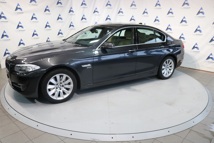 BMW 528i xDrive Steptronic-image-13