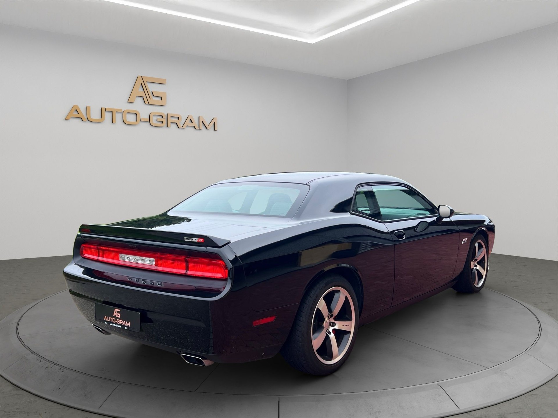 DODGE SRT8 6.4 HEMI-image-4
