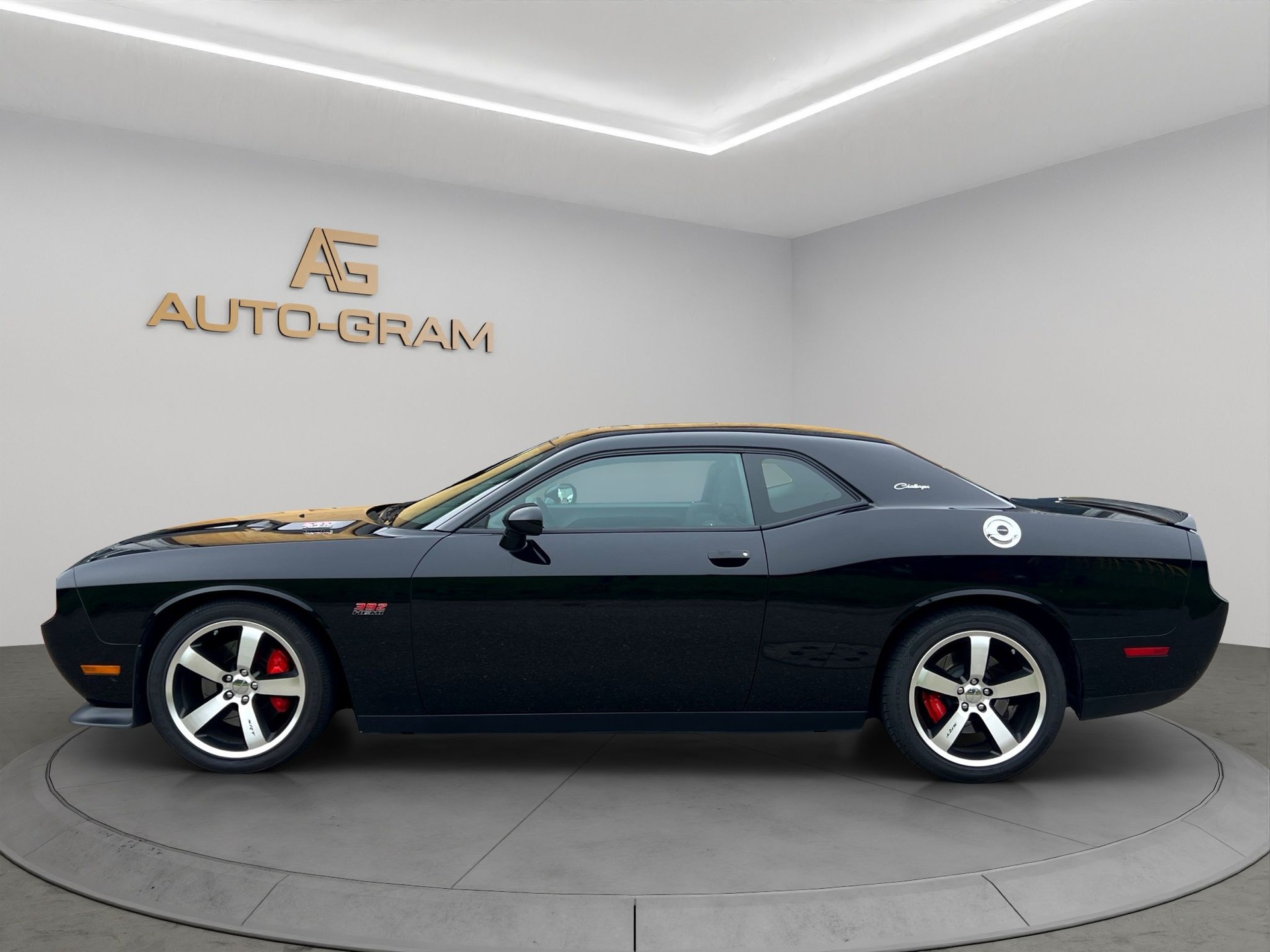 DODGE SRT8 6.4 HEMI-showroom-element-1