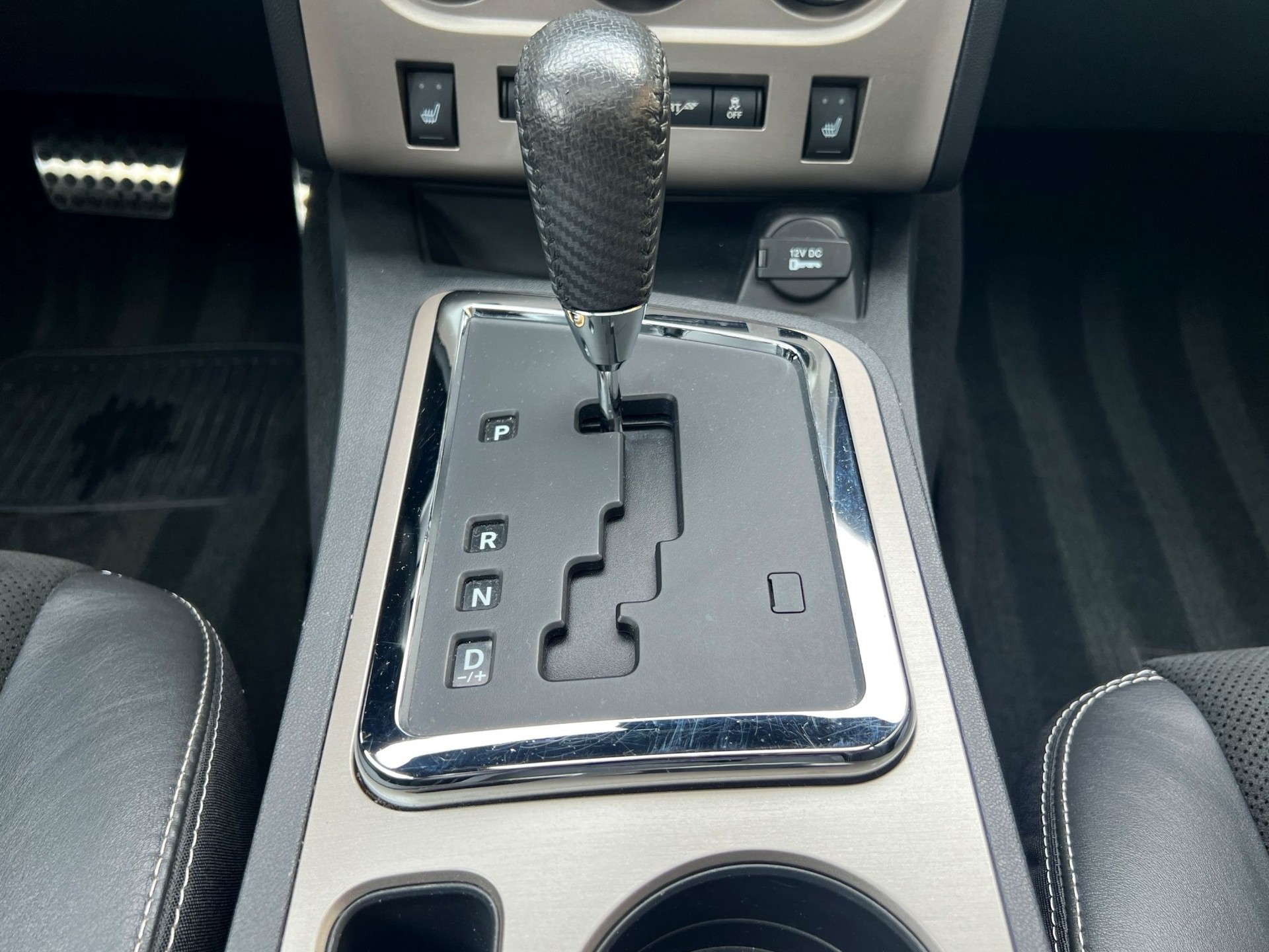 DODGE SRT8 6.4 HEMI-image-19
