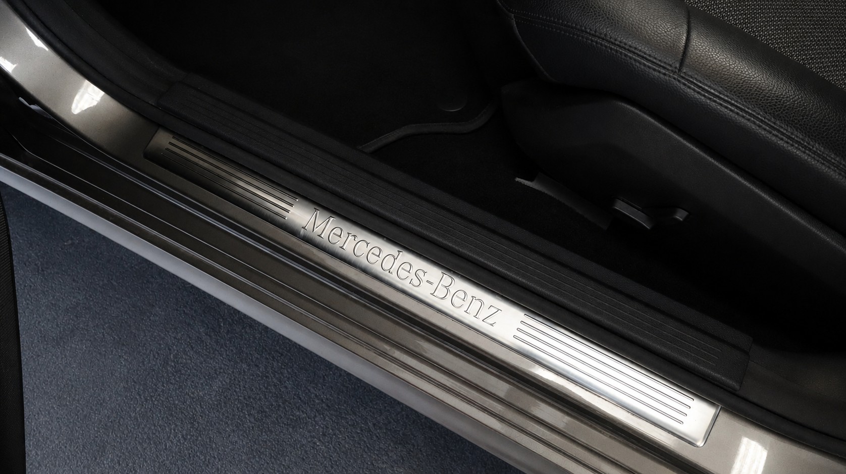 MERCEDES-BENZ E 250 BlueEF-showroom-element-2