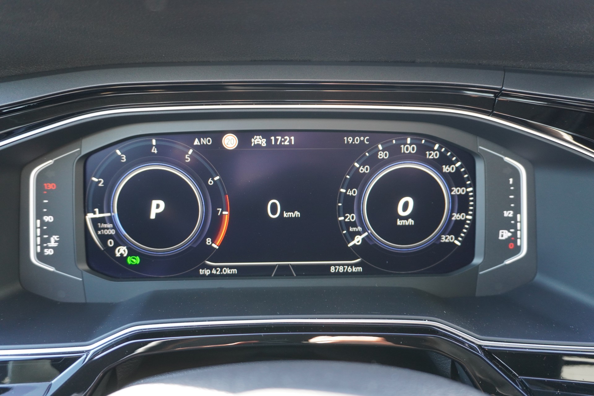 VW Polo 1.0 TSI R-Line DSG-image-17