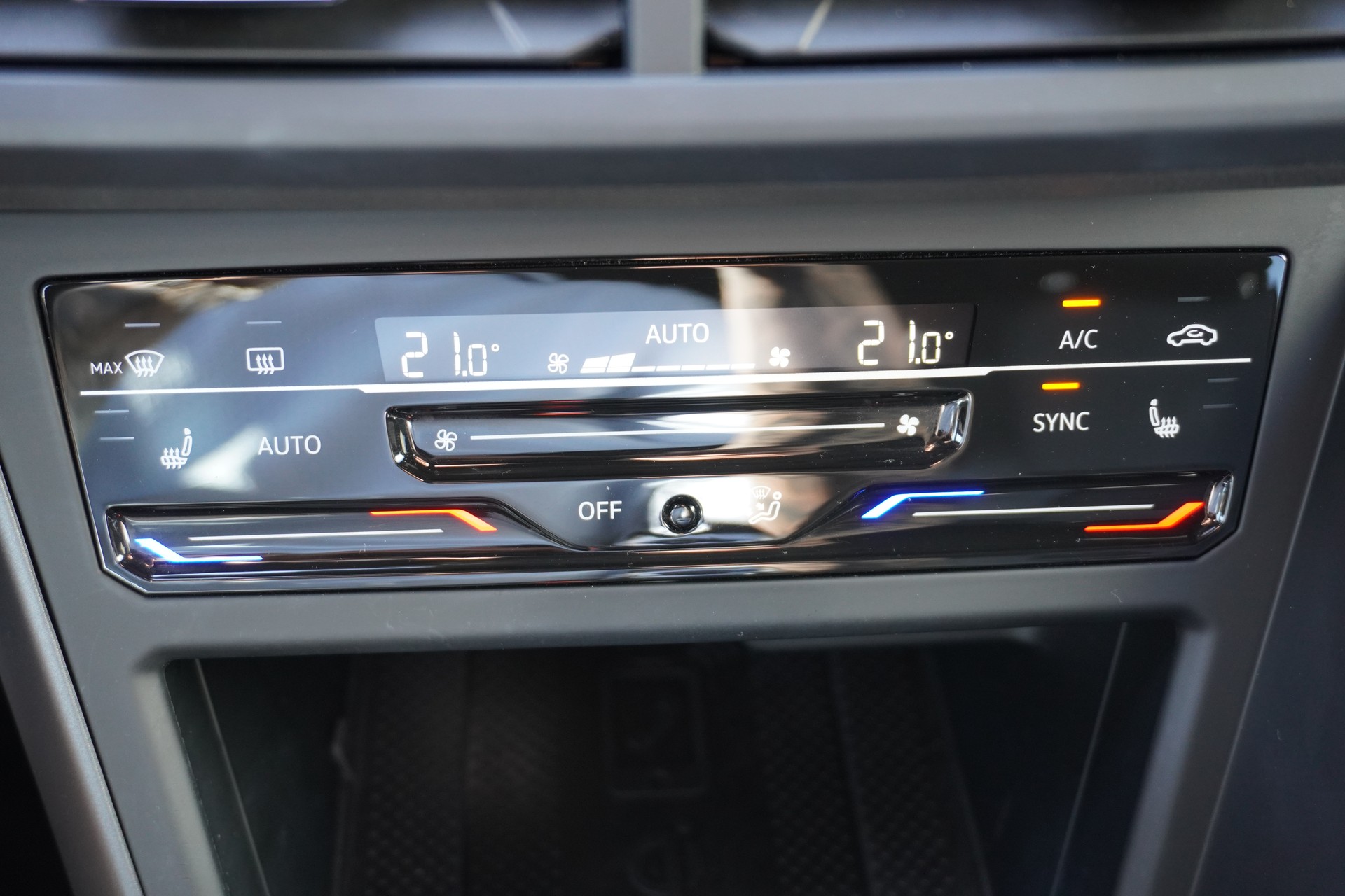 VW Polo 1.0 TSI R-Line DSG-image-20
