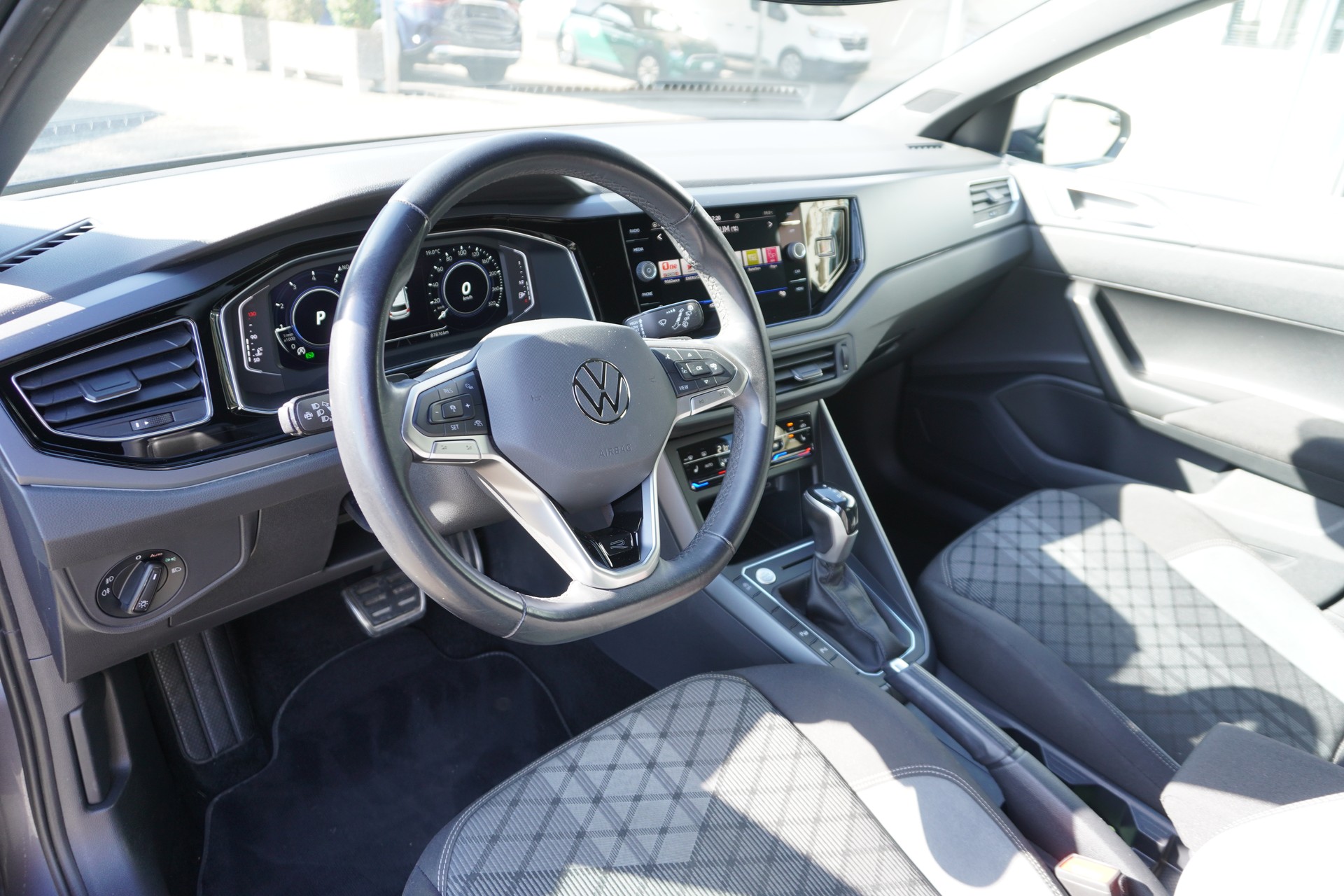 VW Polo 1.0 TSI R-Line DSG-image-11
