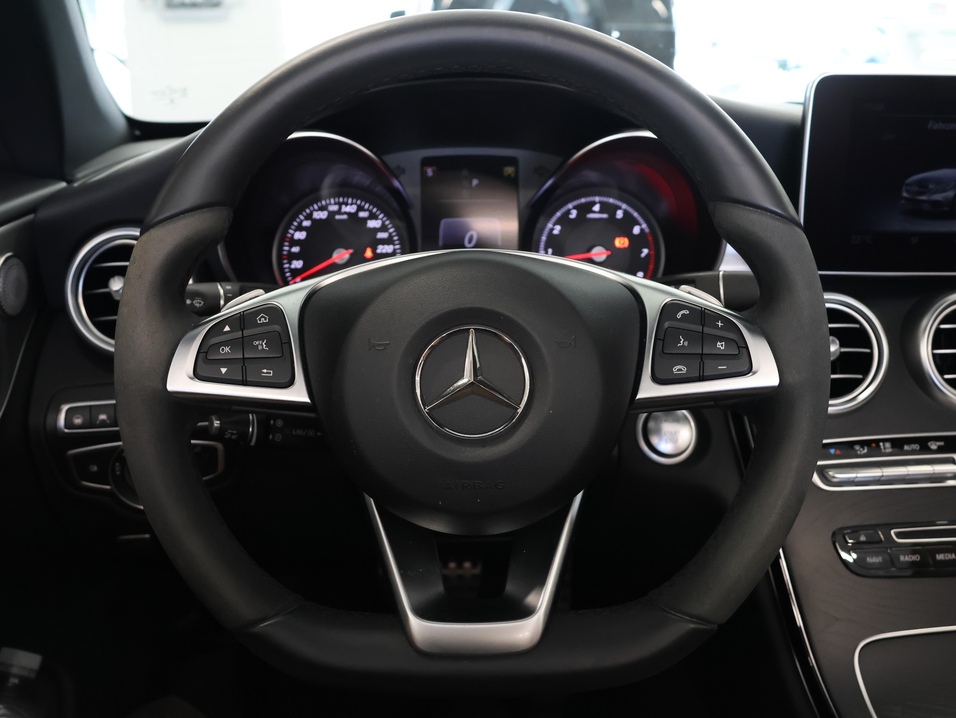 MERCEDES-BENZ C 300 Cabriolet 9G-Tronic * 360 Kamera* Burmester* *Sitzheizung/Lüftung*-image-21
