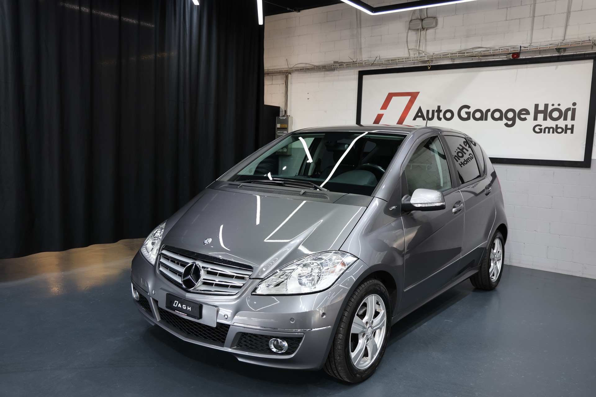 MERCEDES-BENZ A 180 Avantgarde-showroom-element-1