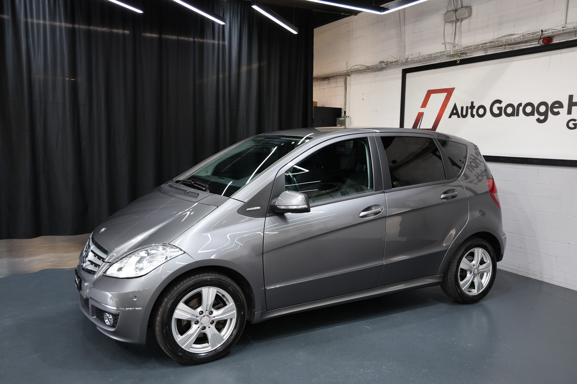 MERCEDES-BENZ A 180 Avantgarde-showroom-element-2