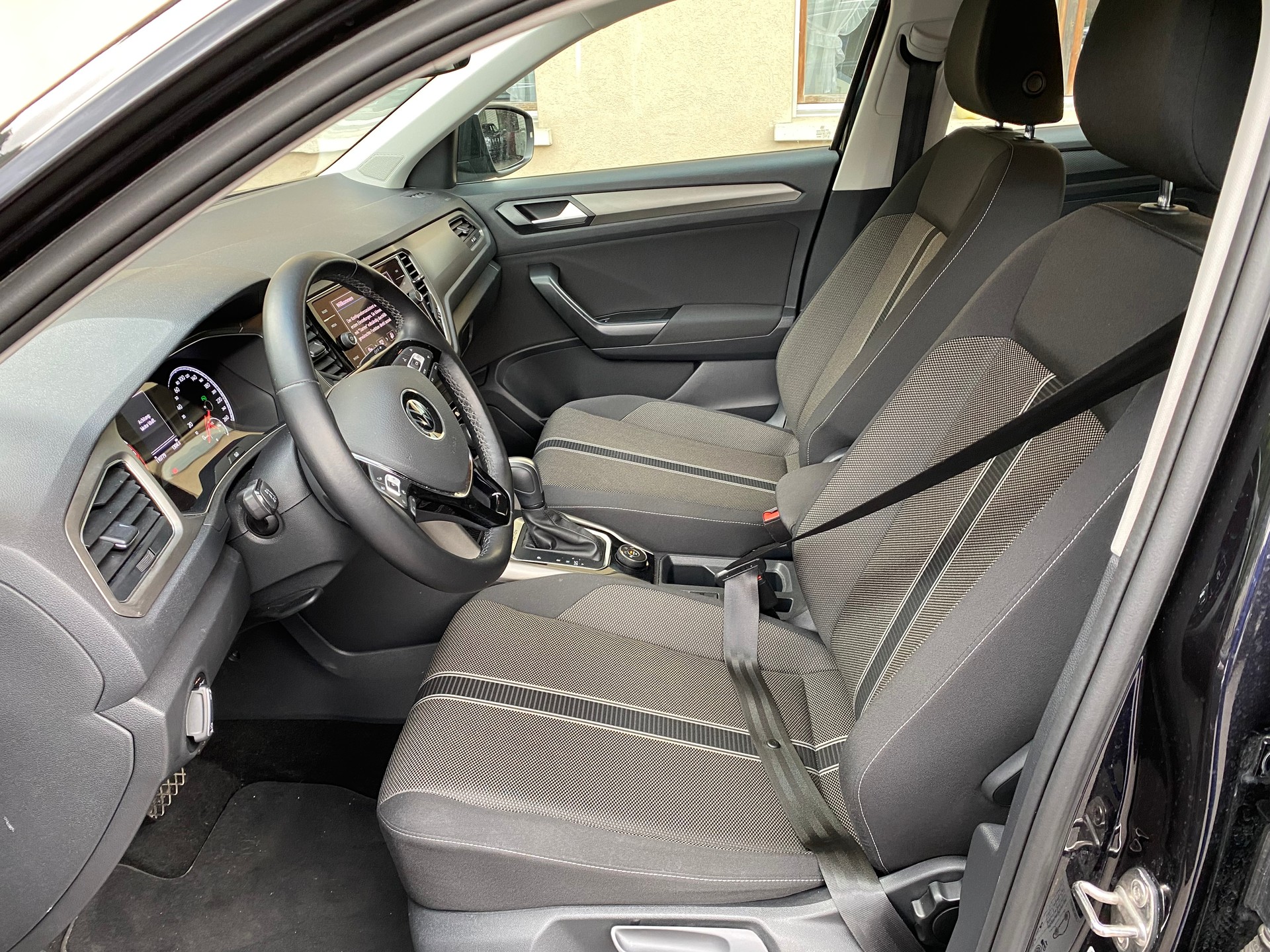 VW T-Roc 2.0 TDI SCR Advance DSG 4Motion-image-2