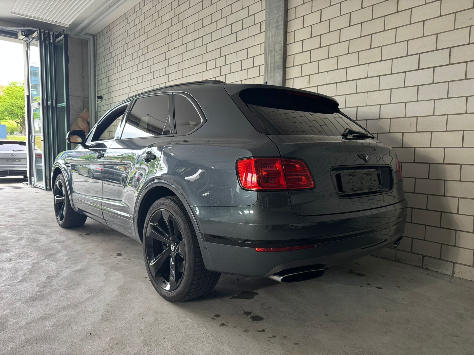 BENTLEY Bentayga W12 Traumausstattung-showroom-element-2