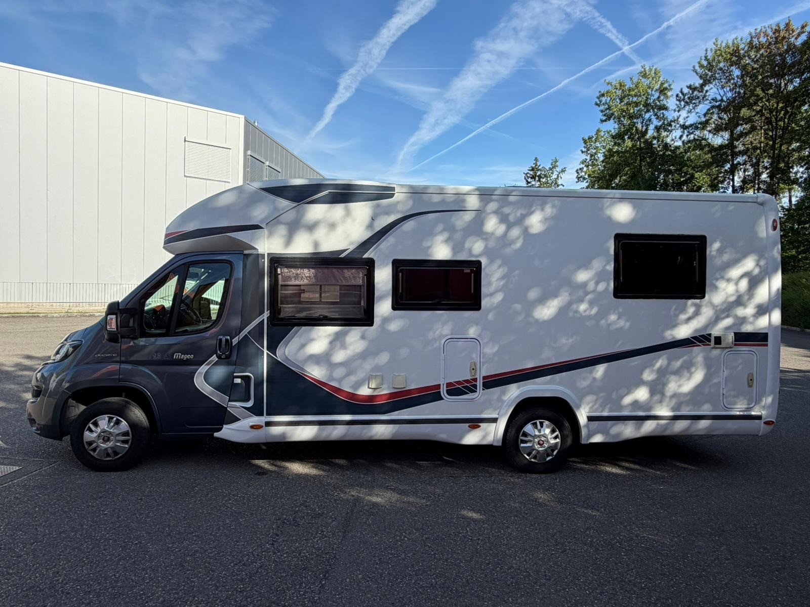 CHALLENGER Challenger 398 Mageo mit Queensbett – Top-Zustand & Einzigartiges Garantie-Paket!-showroom-element-2
