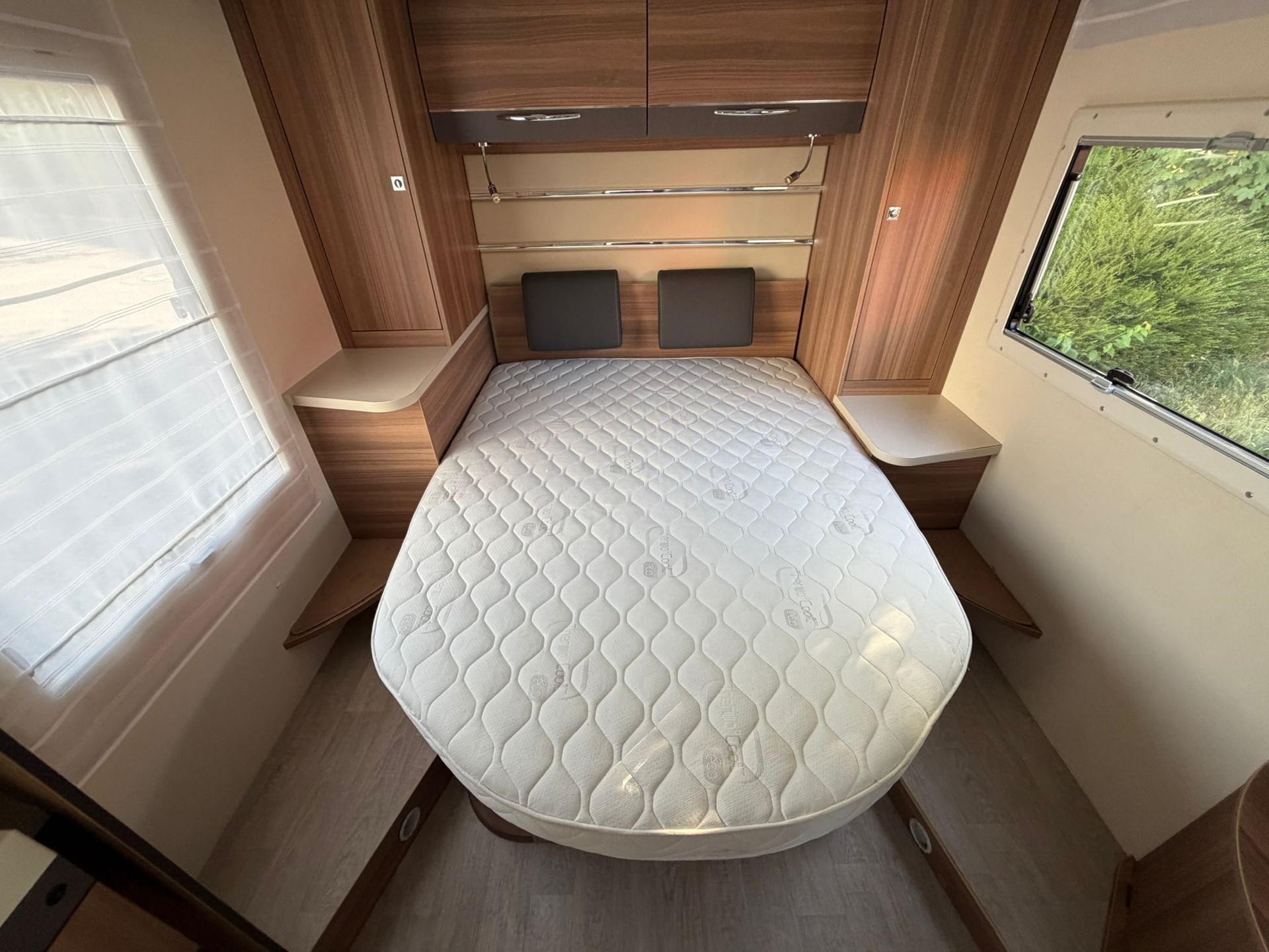 CHALLENGER Challenger 398 Mageo mit Queensbett – Top-Zustand & Einzigartiges Garantie-Paket!-image-23
