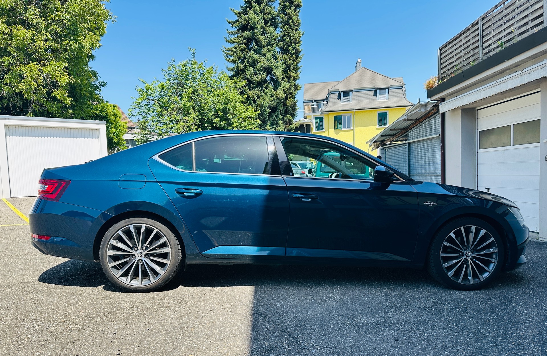 SKODA Superb 2.0TDi L&K 4x4 DSG-image-4