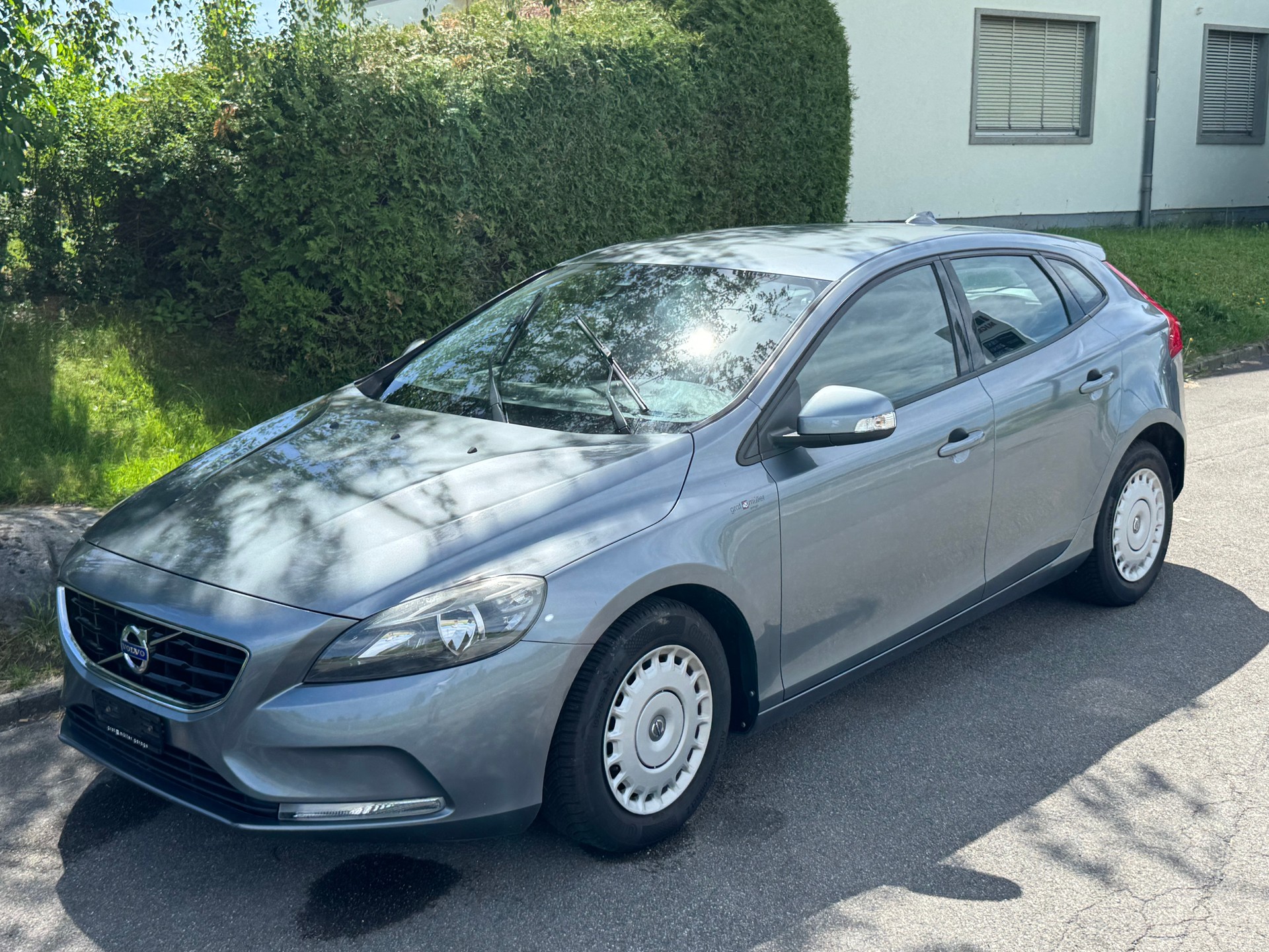VOLVO V40 D2