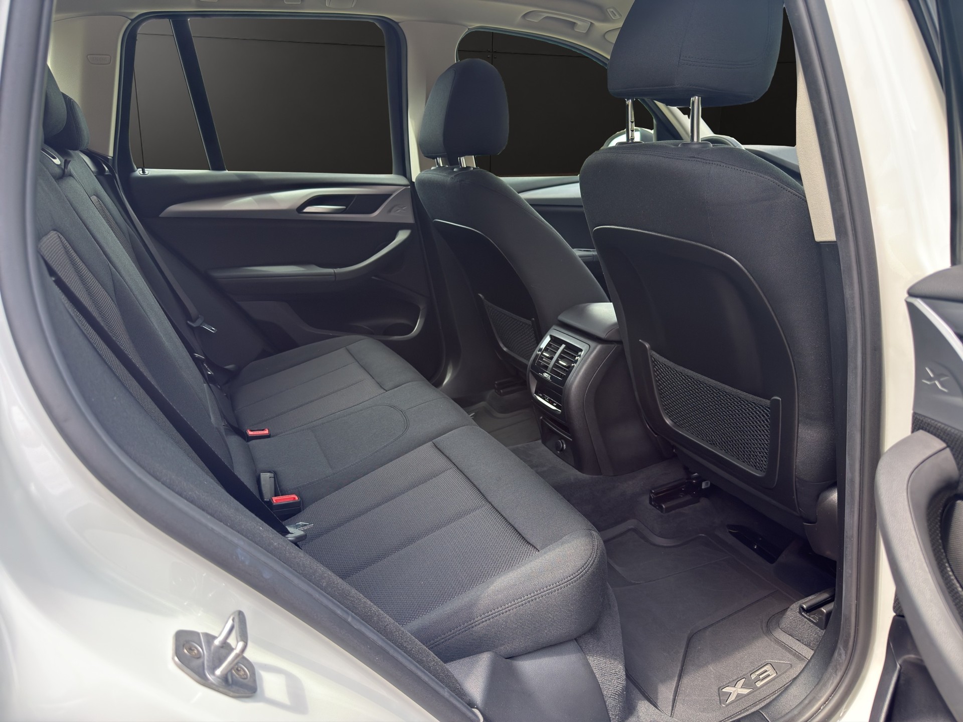 BMW X3 xDrive 20d Luxury Line Steptronic-image-14