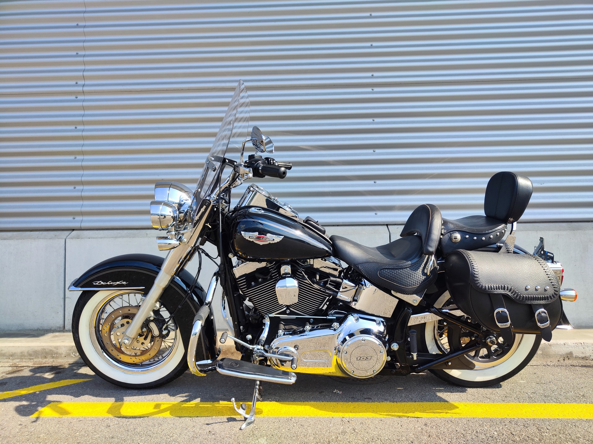 HARLEY-DAVIDSON FLSTN Softail Deluxe ABS-image-1
