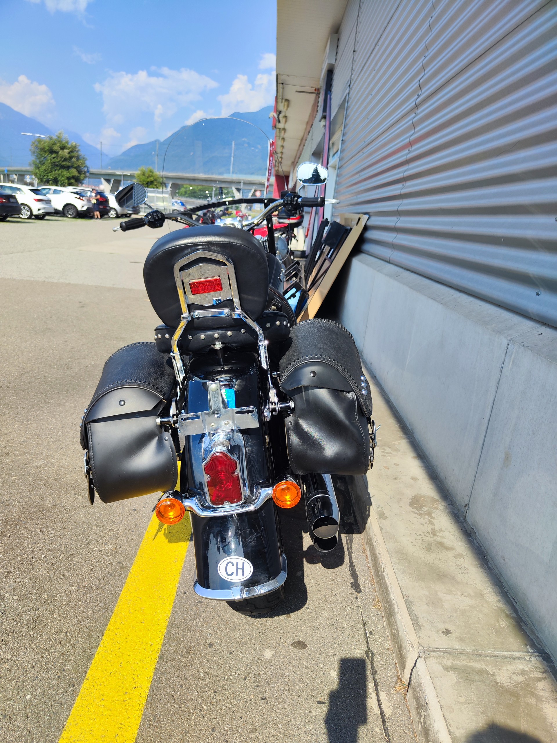 HARLEY-DAVIDSON FLSTN Softail Deluxe ABS-image-4