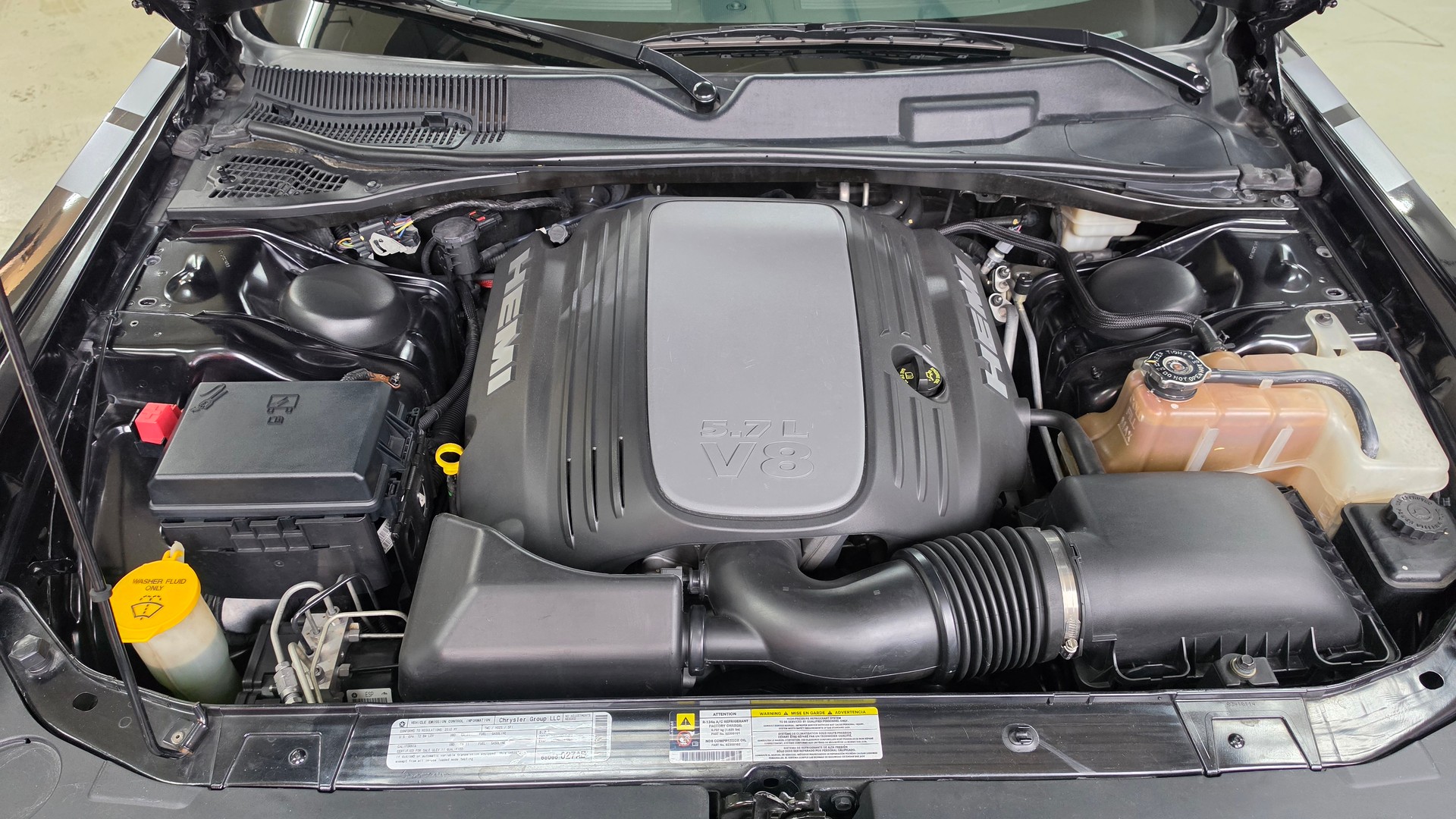 DODGE Challenger 5.7 V8 Hemi R/T-image-29